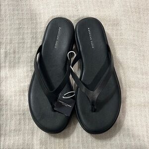 American Eagle Outfitters Women's Black Flip Flops
